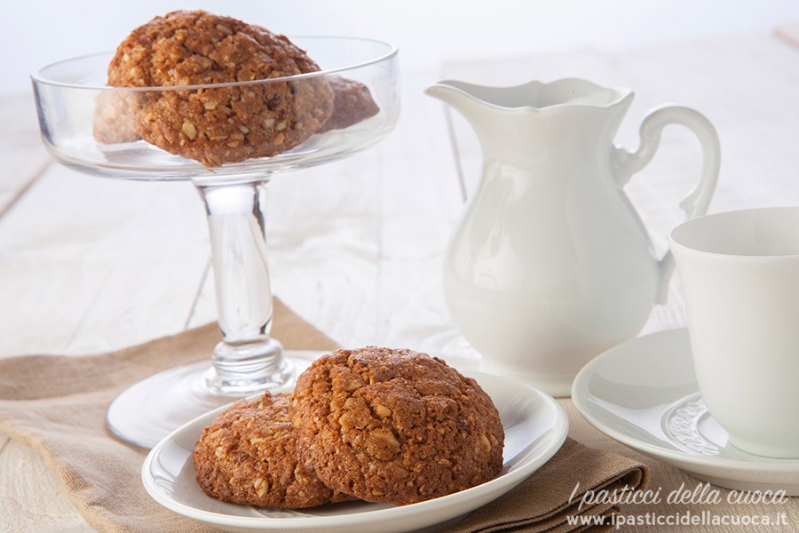 biscotti-con-uvetta-e-cannella