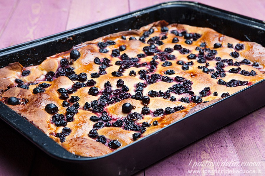 Schiacciata-con-uva_intera