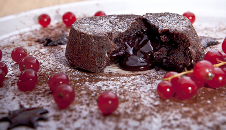 tortino al cioccolato aperto