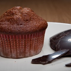 muffin al cioccolato dell'uovo di pasqua