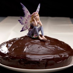 torta-al-caffe-con-glassa-al-cioccolato-fondente