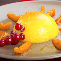 Panna-cotta-allo-zafferano-e-albicocche