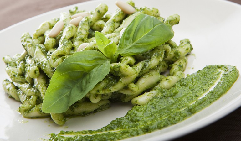 Treccine al pesto alla genovese