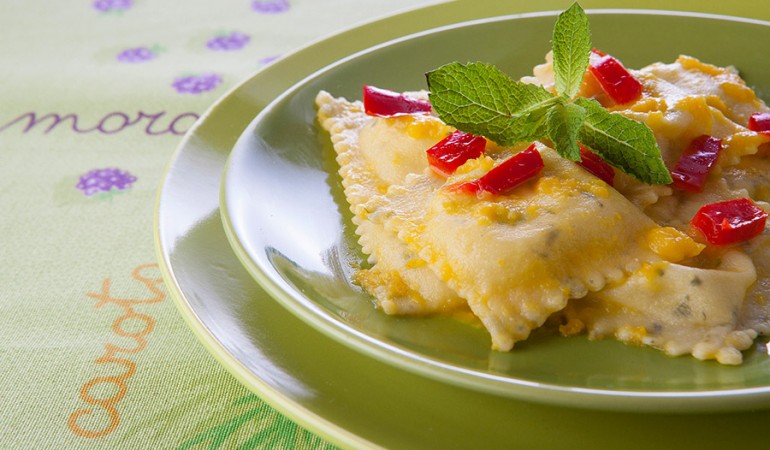 ravioli-con-pecorino-e-carciofi_lontani