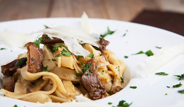 Tagliatelle-ai-funghi_in-evidenza