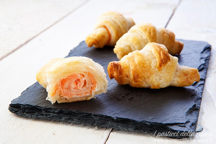 Mini-croissant-al-salmone_aperto