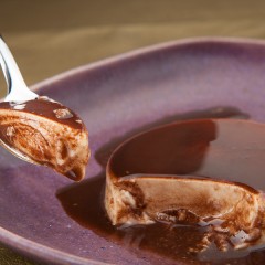 un-cucchiaio-di-panna-cotta-al-cioccolato