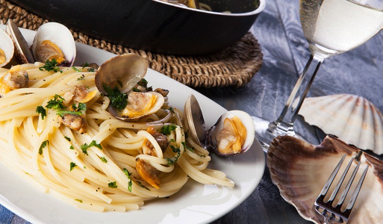 Spaghetti-alle-vongole_evidenza