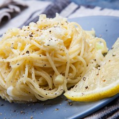 Spaghetti-al-limone-e-pecorino_evidenza