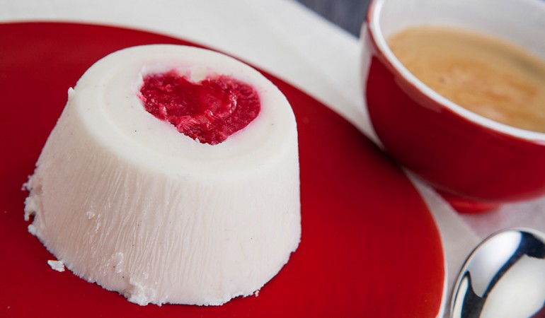 Panna-cotta-cuor-di-lampone_evidenza