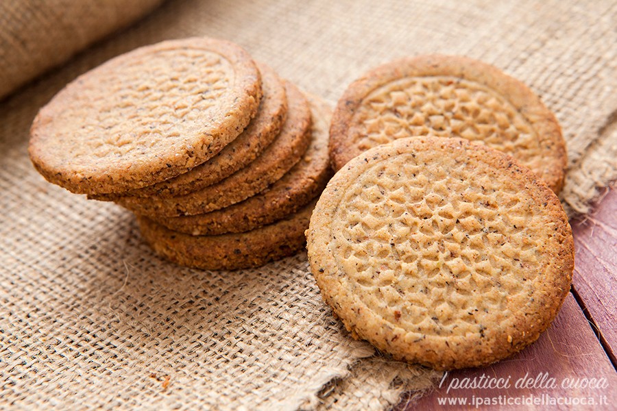 Biscotti al grano saraceno e nocciole