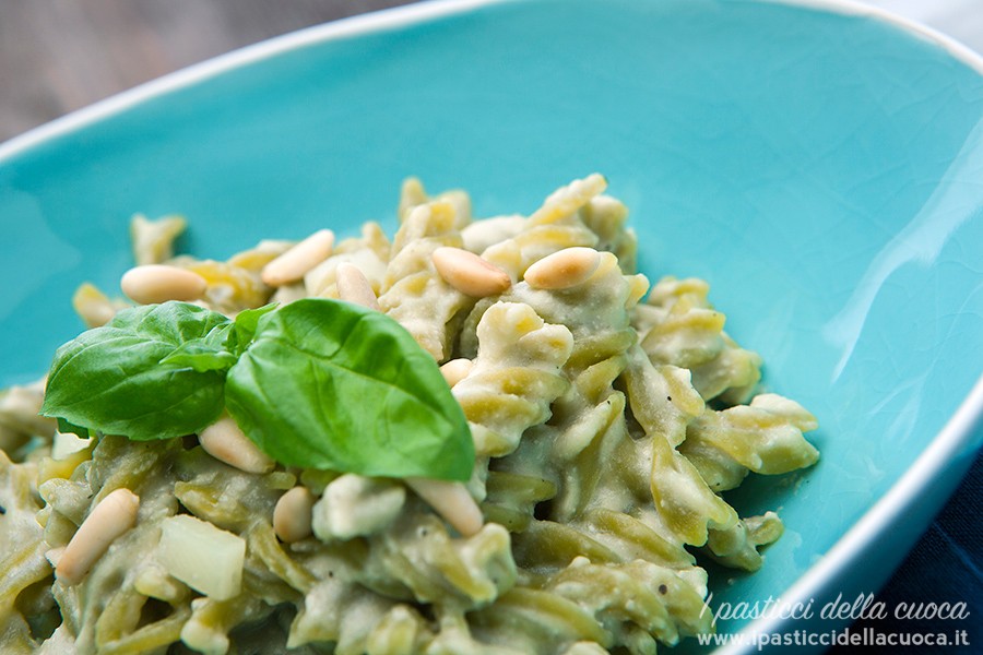 Pasta-con-pesto-di-melanzane_dall'alto