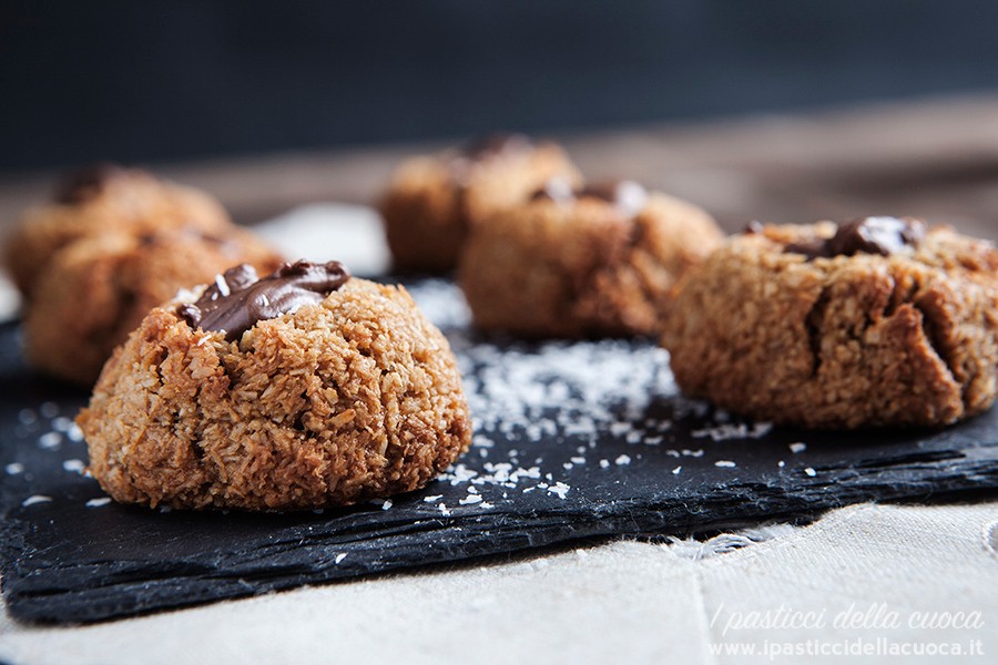 Biscottini-al-cocco-e-nocciolata