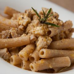 maccheroncini-con-ragù-di-pollo