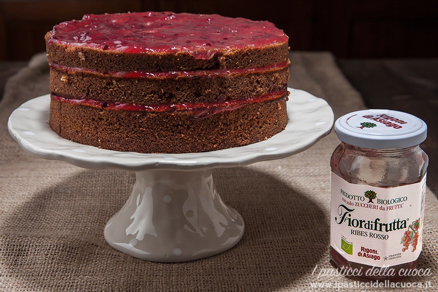 torta al grano saraceno con marmellata di ribes rosso