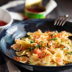 Farfalle-con-salmone-e-caviale_