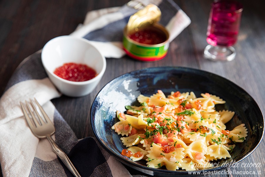 Farfalle-con-salmone-e-caviale_