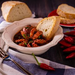 Moscardini-in-guazzetto-con-il-pane